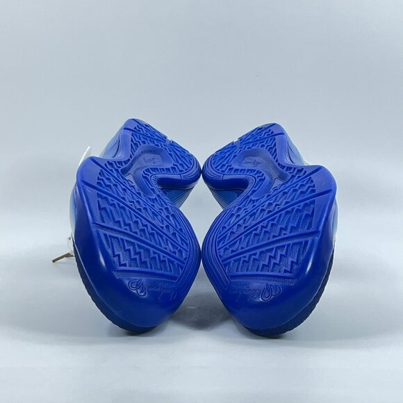 Athletic_Shoes